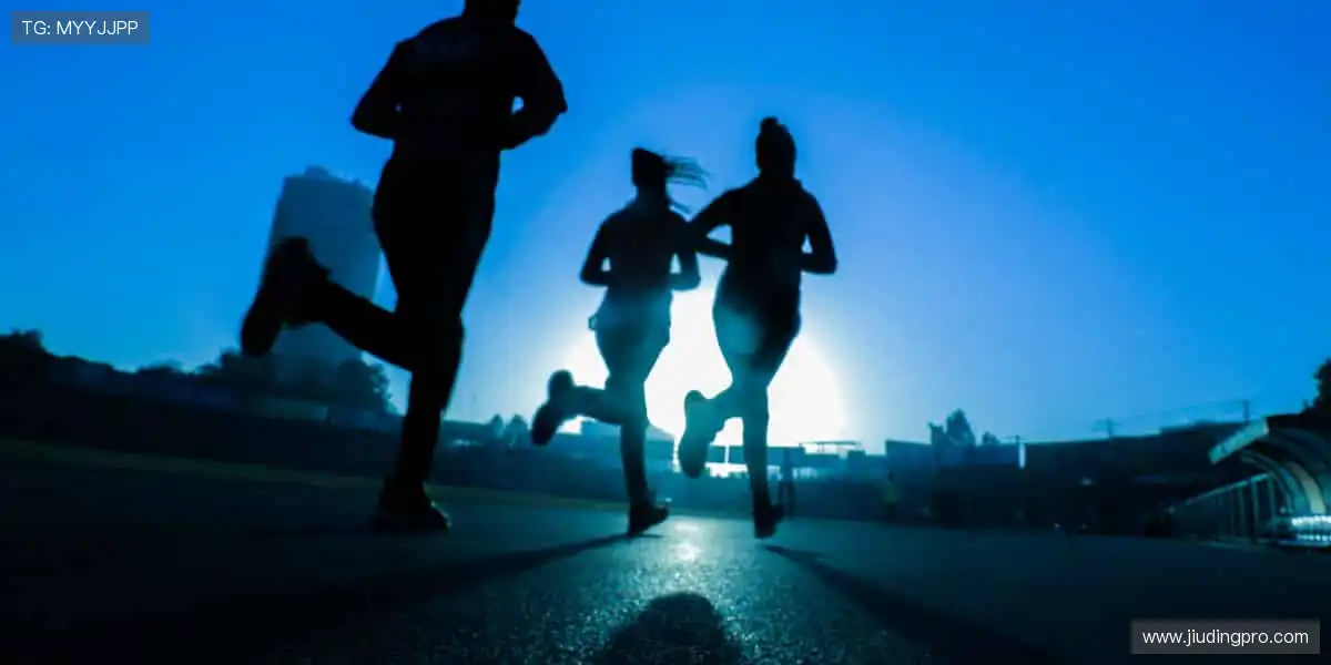 🏆 从看台到赛场，你的每一步都是传奇！🏃♂️
